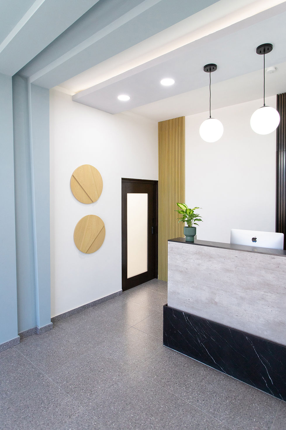 Diseño de interiores para Baja Hand en La Paz Baja California Sur, por Dominio 11 Studio