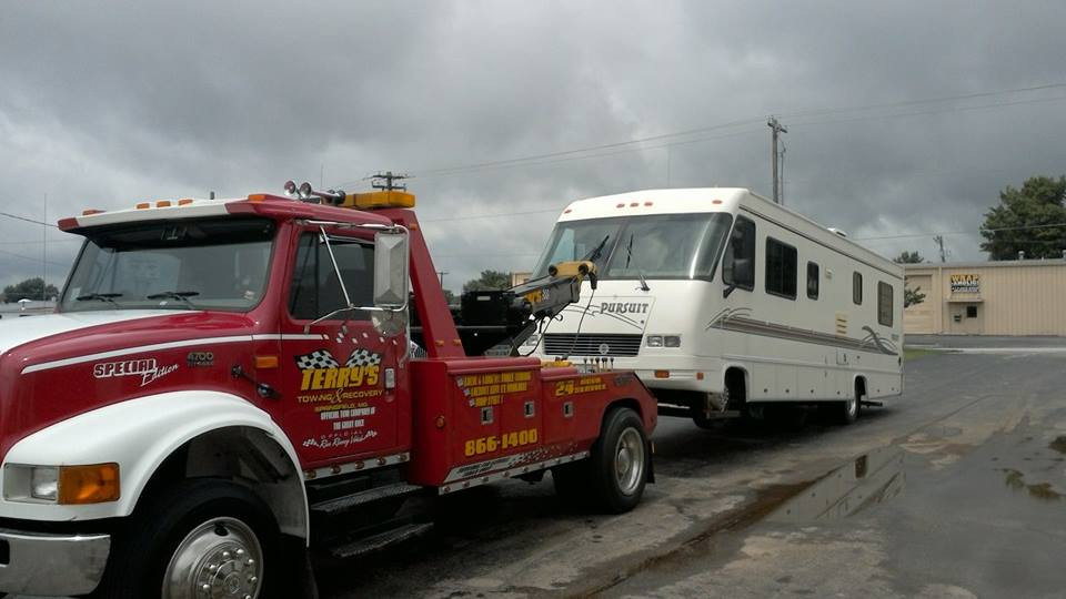 Wrecker Service What is Medium Duty Recovery and How Is It Done?