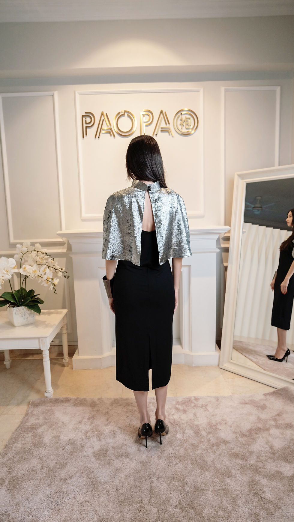 Thumbnail: 披风 PI FENG Flowy Metallic Capes