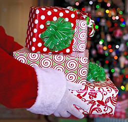 santa-claus-2999732_1280_edited.jpg