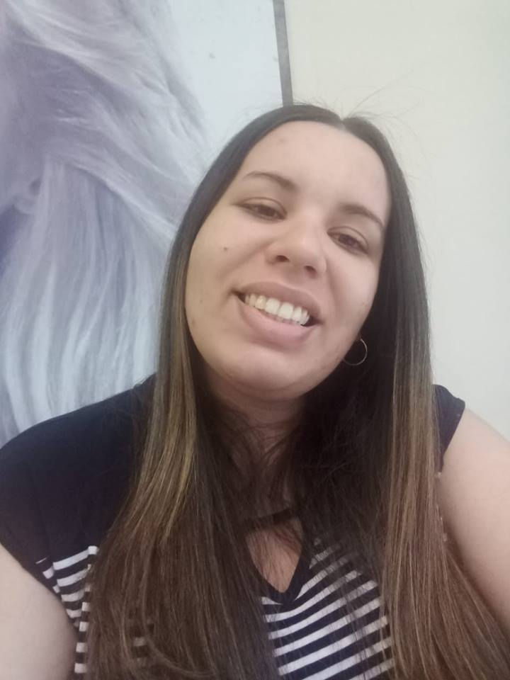 LYVIA PEROBA