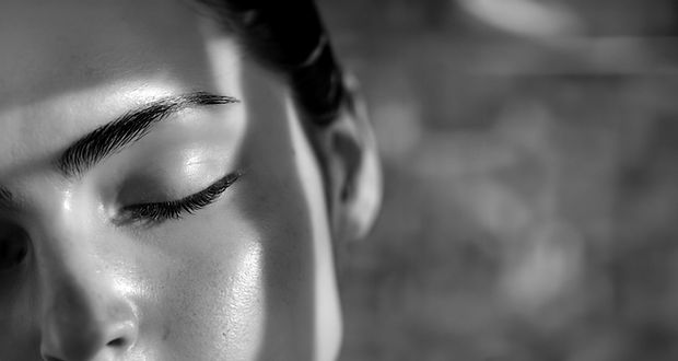 mayagi_beauty_photography_30_yo_basic_natural_womans_face_with__b11f3819-b79d-4bfb-9710-13