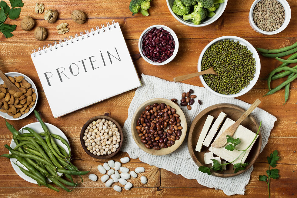 Fuentes de proteínas vegetales como tofu, legumbres y quinoa – alimentación vegana saludable y asesoría de nutricionista en Bogotá