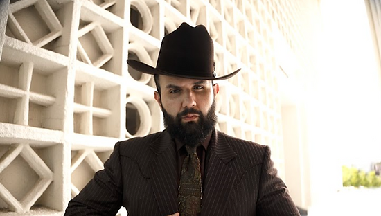 Carín León presentó su nuevo álbum "Muda"