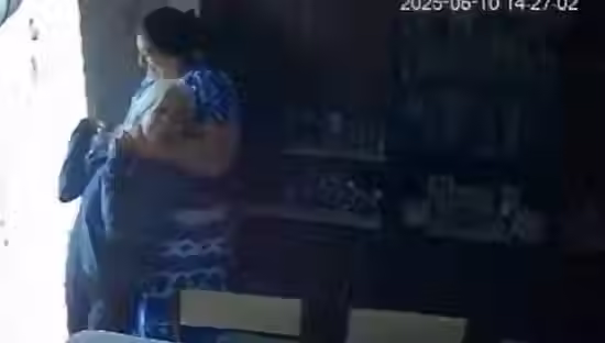 Detuvieron a una mujer que le robaba a jubilados