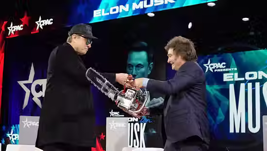 Elon Musk se arrepintió de la motosierra de Milei