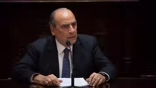 Guillermo Francos se retiró del Senado