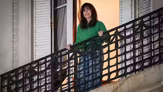 Cristina presentó otro documento con sus abogados