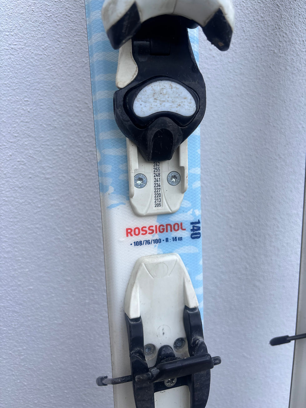 Thumbnail: Rossignol Minions Kids Skis 140cm with Look Kid X Bindings, Used, Good Condition