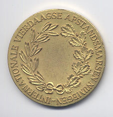 Group Medal 1977 (R).jpg