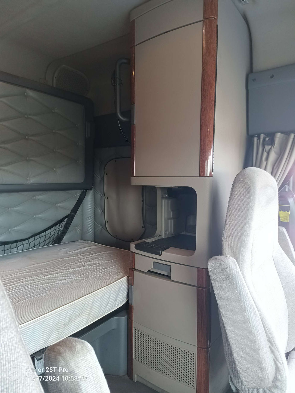 Thumbnail: 2016 Freightliner Cascadia 