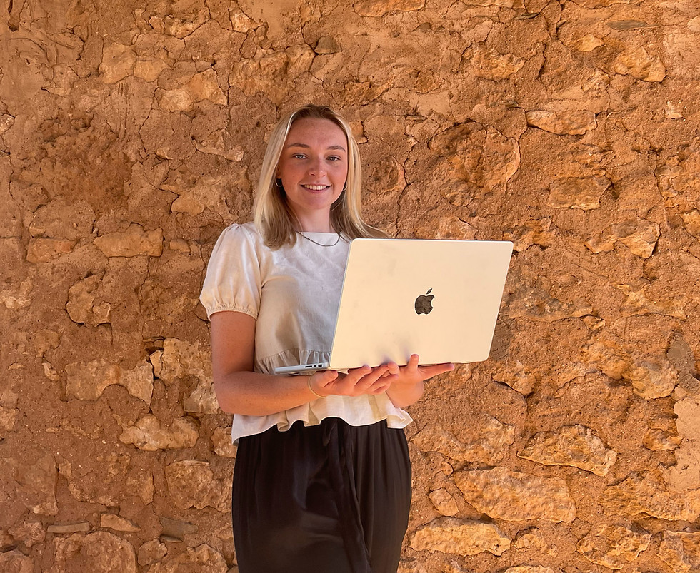 Headshot2_IMG_1484 3.jpg