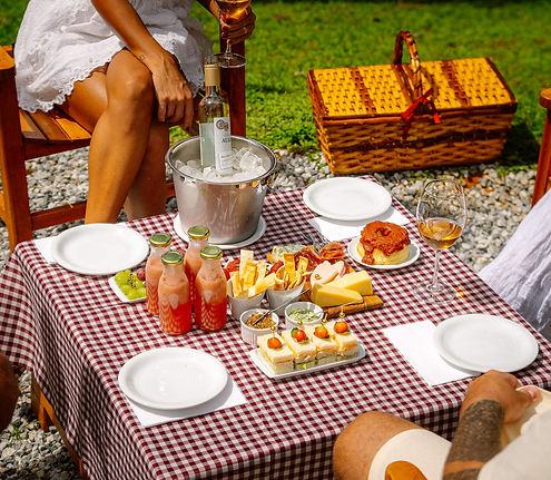 Picnic a dois preparado pelos proprietários da Pousada Casa Campestre
