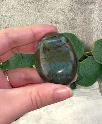 Thumbnail: Labradorite Palmstone (Various)