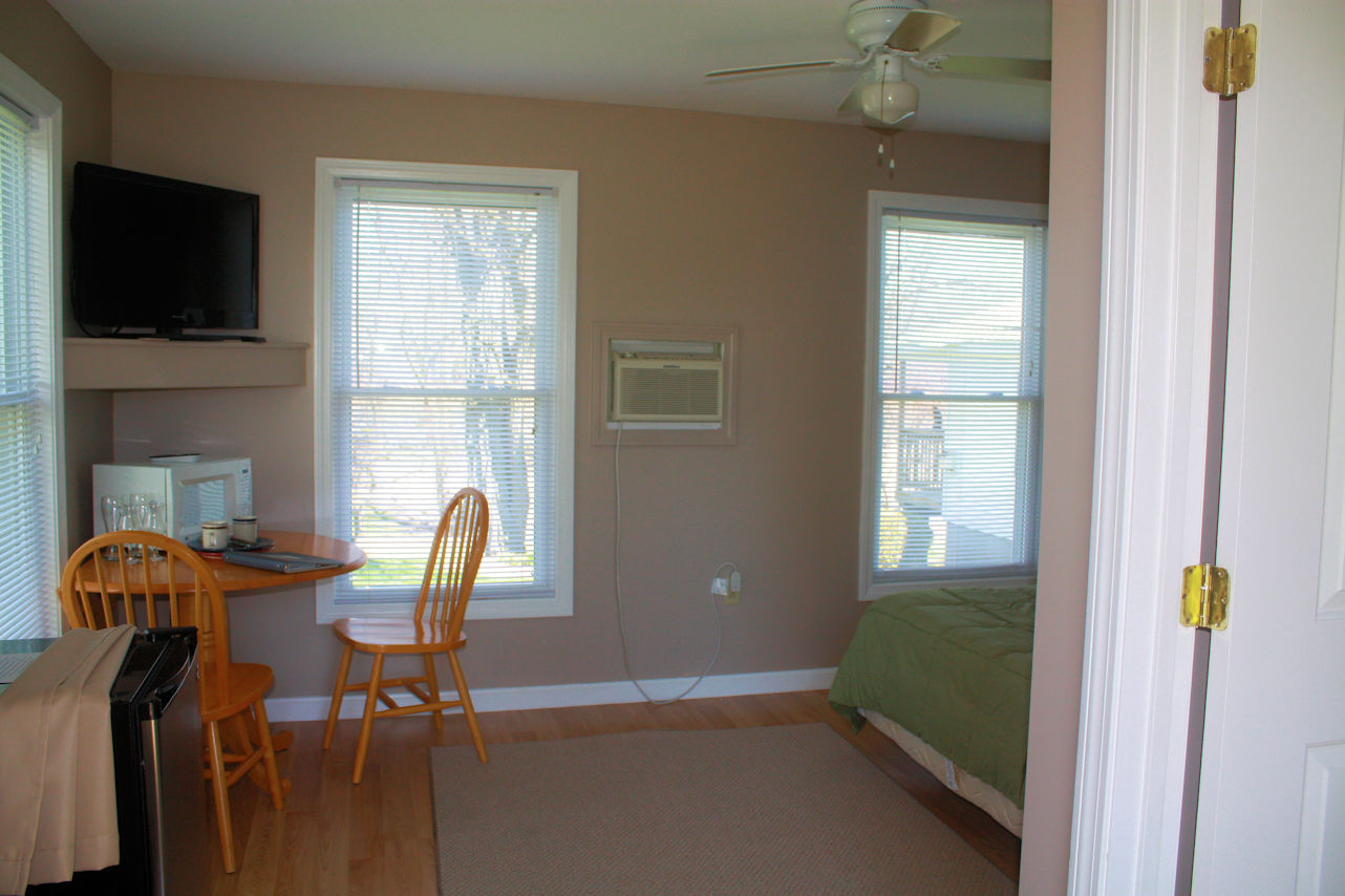 Studio River's Edge Cottages & RV Park Vergennes, VT