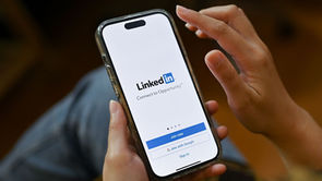 11 Strategies for Small Businesses to Find Paying Clients on LinkedIn