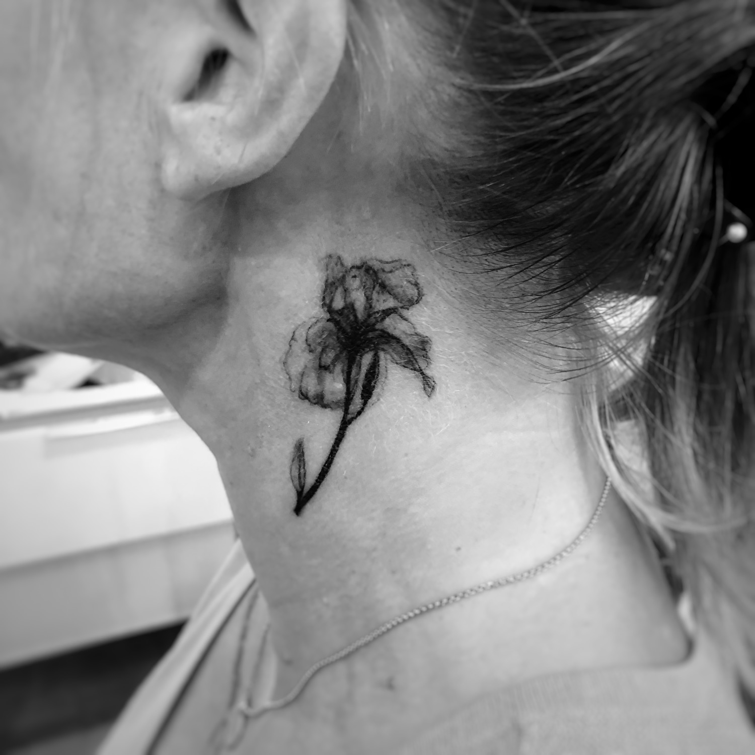 TATOUAGE FLEUR IRIS