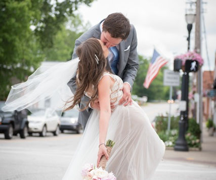 Real Wedding: A Rustic-Chic Backyard Wedding in Chagrin Falls, Ohio