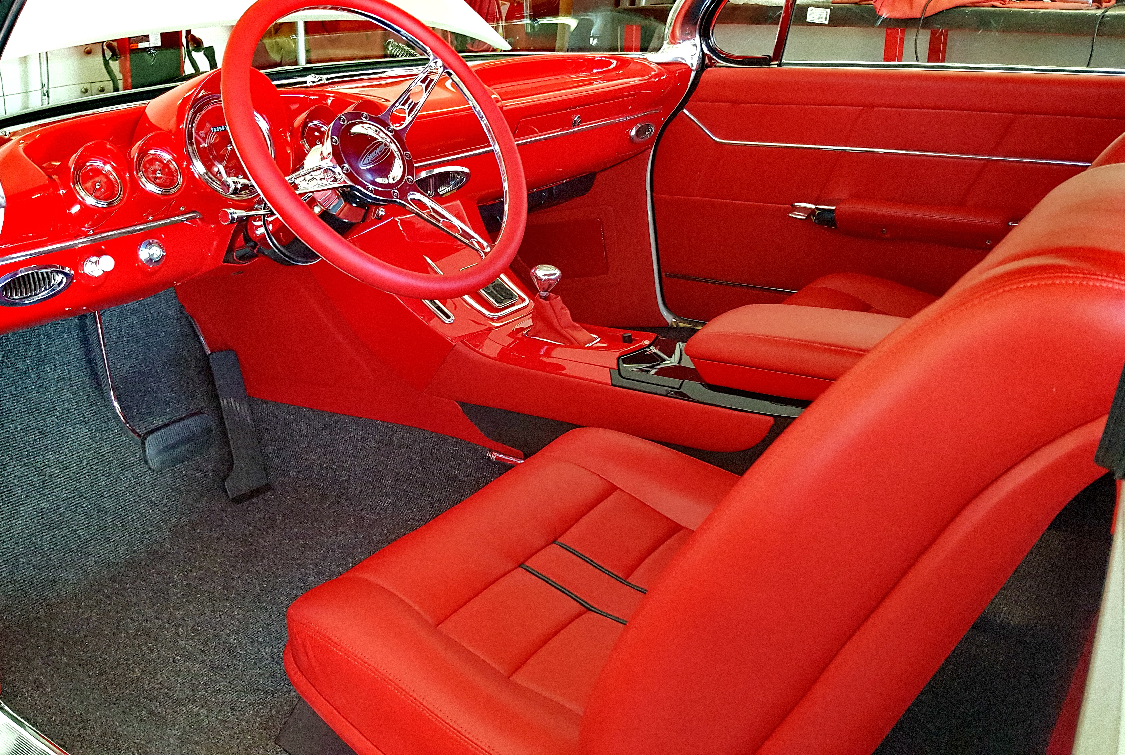 700CI Smooth EFI Chevy Interior