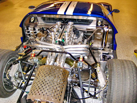 Ford_GT_engine_450pix.JPG