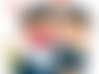 酒席で頭を殴られた後、肩こりと吐き気に悩む男性をイメージしたイラスト。