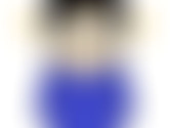 両手で頭を押さえ、耳鳴りの不快感に苦しむ男性のイラスト。赤い稲妻のようなマークが耳の周囲に描かれ、痛みや不快感を表現している。