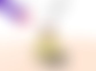 皮膚の上に据えられた円錐形のお灸が燃えて煙を上げている。隣に点火用の器具が置かれている。