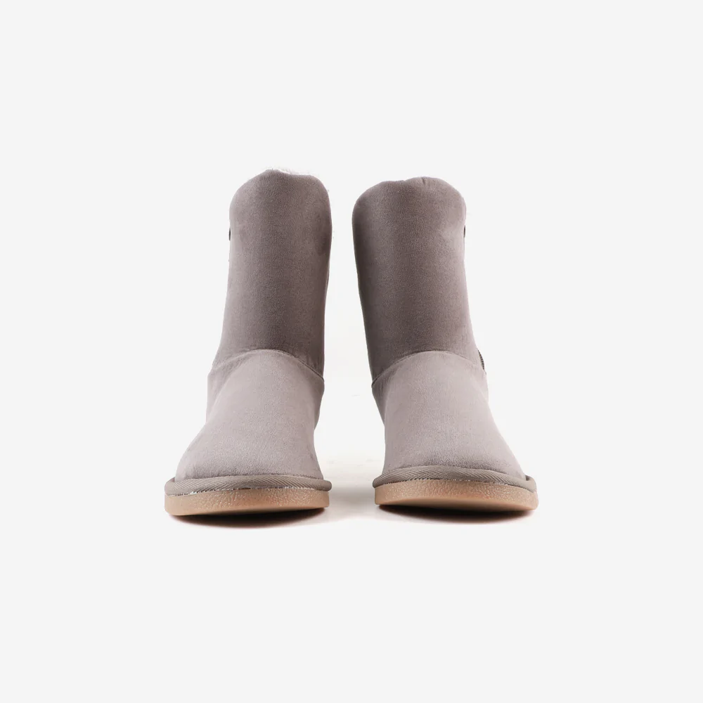 winter footwear, footwear for winter, footwear with fur, comfortable winter footwear, fashionable winter footwear