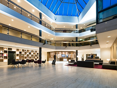 007Lobby.jpg