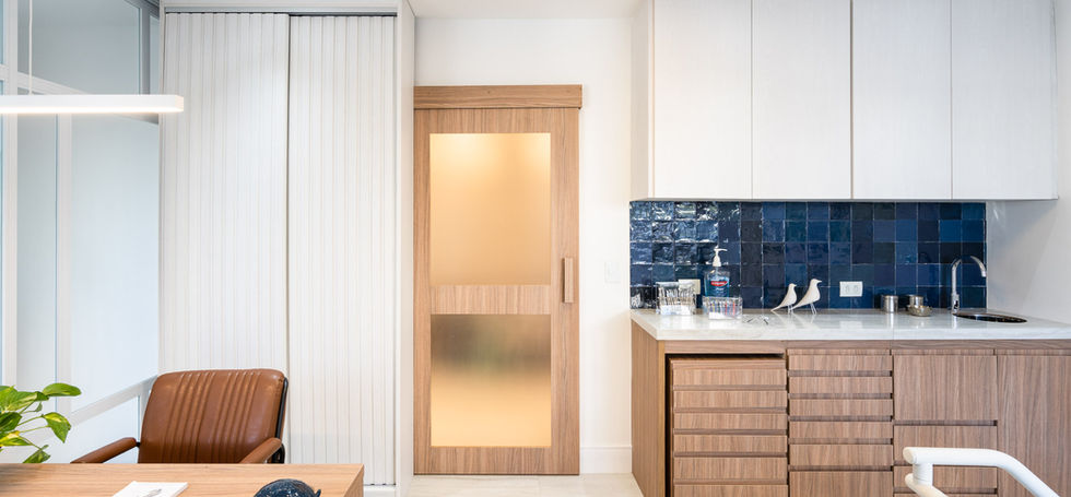 SALA DE ATENDIMENTO _ COR POMPEIA.