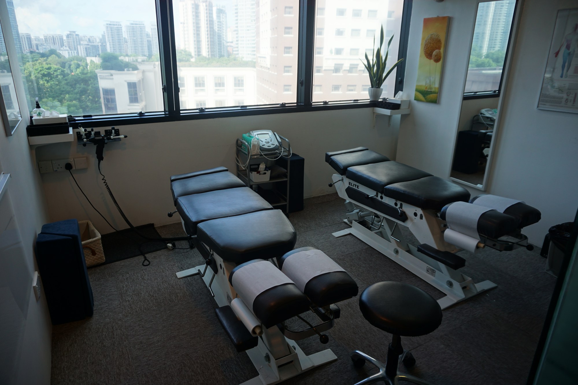 Treatment room with city view