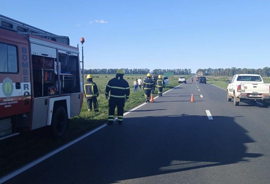 9 de Julio: una camioneta se prendió fuego tras desatarse un incendio en la Ruta 5