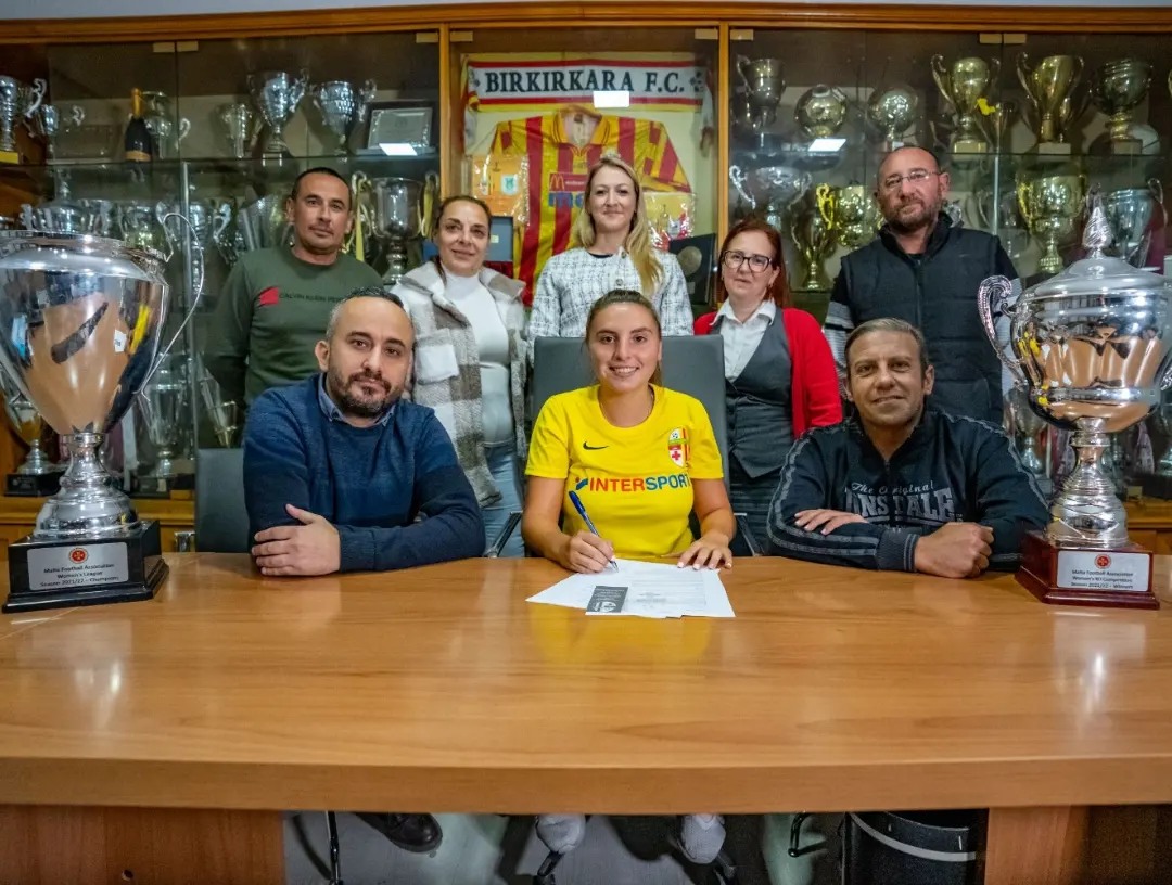 Brisa Campos firmó su contrato con el Birkirkara FC de Malta