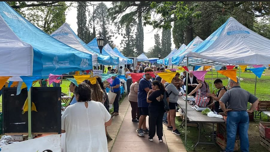 Llega una nueva edición de Mercados Bonaerenses a la Plaza España con ofertas y 40% de descuento con Cuenta DNI