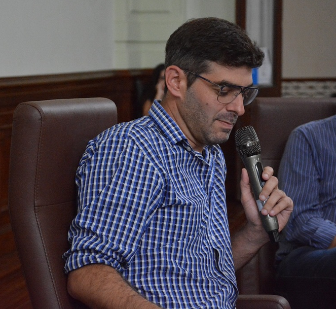 “Tiene un presupuesto de 40 mil millones de pesos y pretende que le consigamos plata para arreglar un parque”