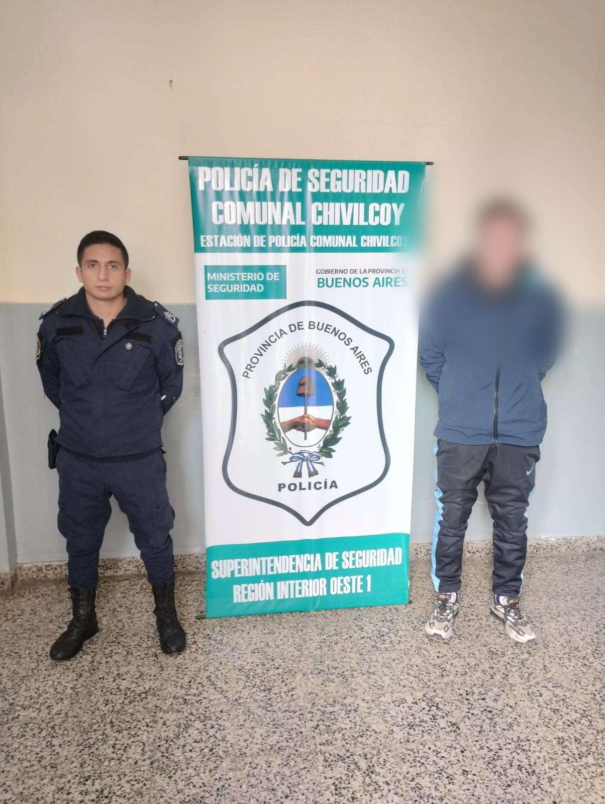 Dos personas fueron aprehendidas por robar mercadería de un comercio céntrico y en varias ocasiones