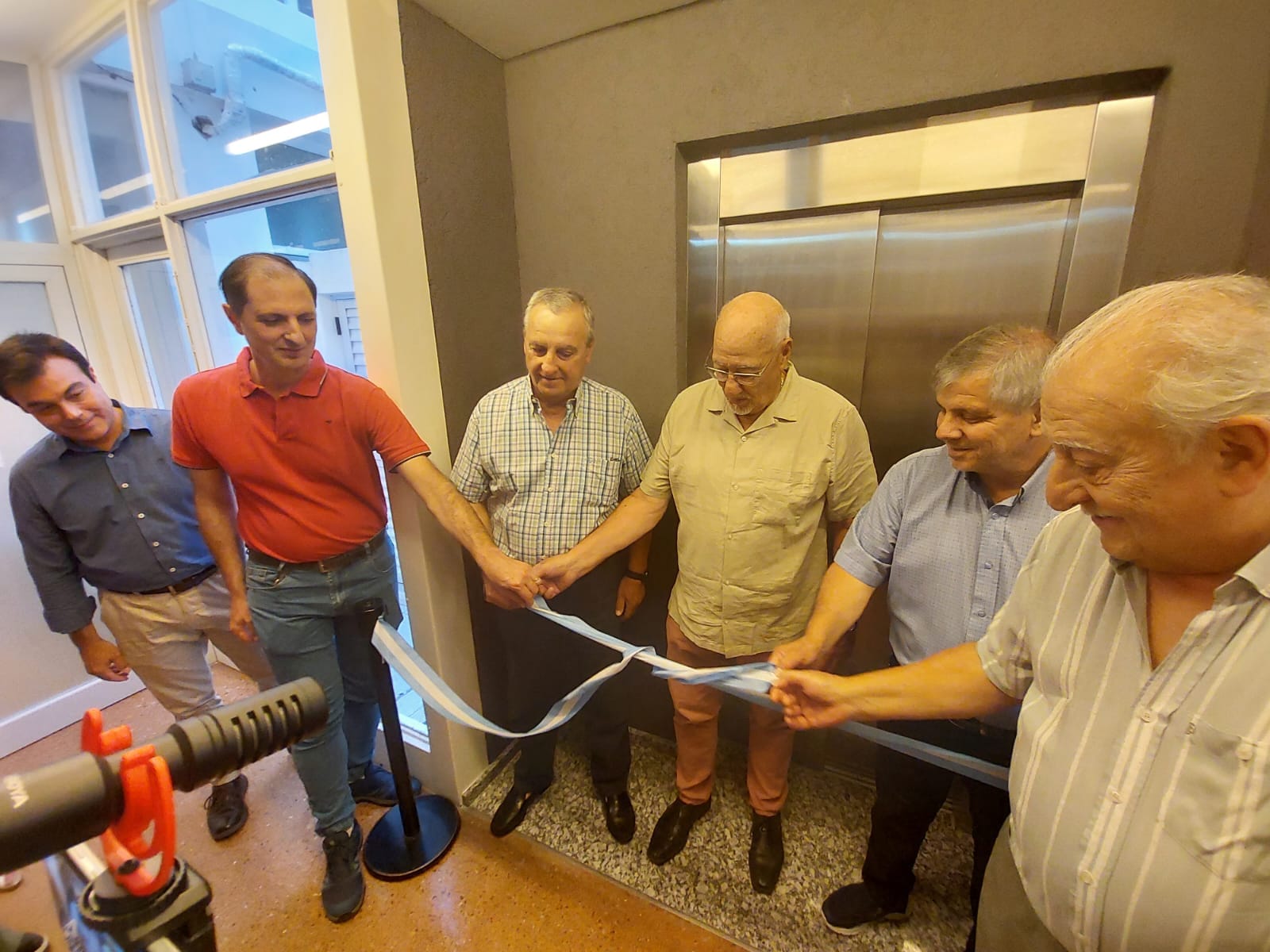 Reunión por Centro Comercial a Cielo Abierto e inauguración de un ascensor