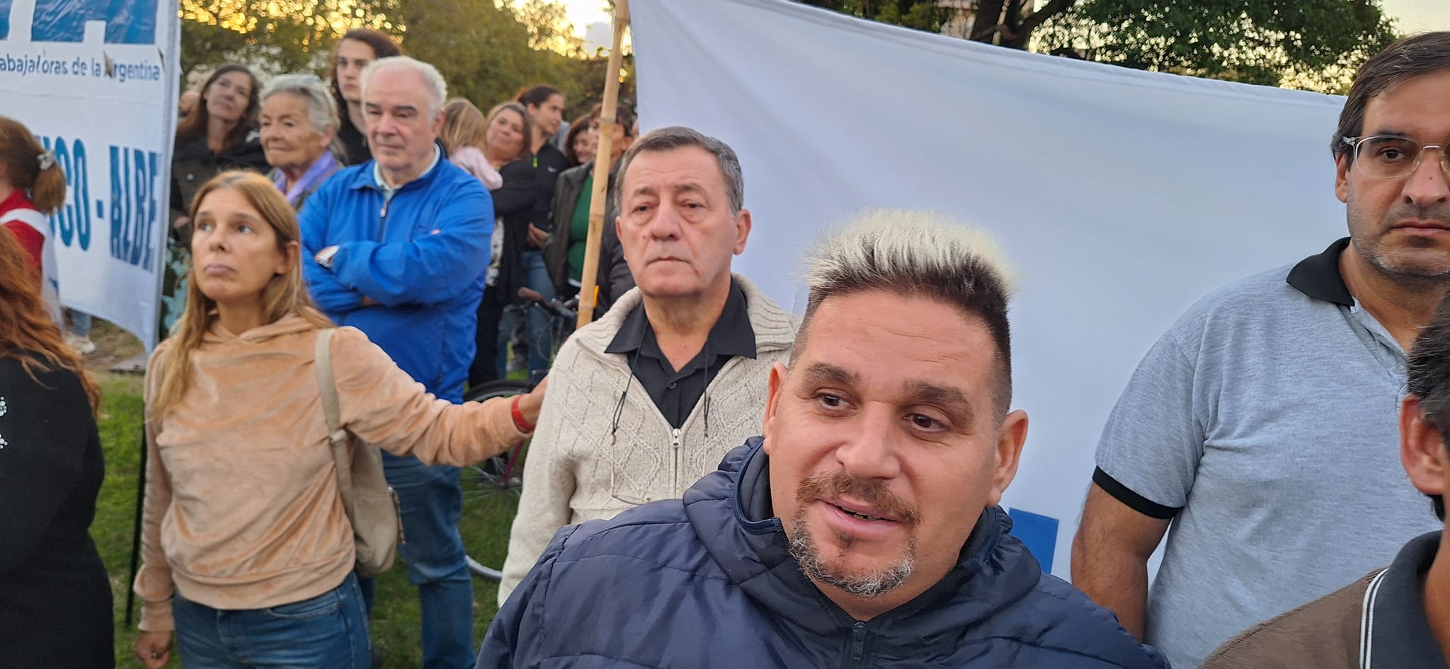 “En éstos 5 meses el gobierno nacional hizo mucho más daño que en todo el período de Menem y lo puedo asegurar porque entre suspendidos y desempleados se asciende a 250 mil personas”
