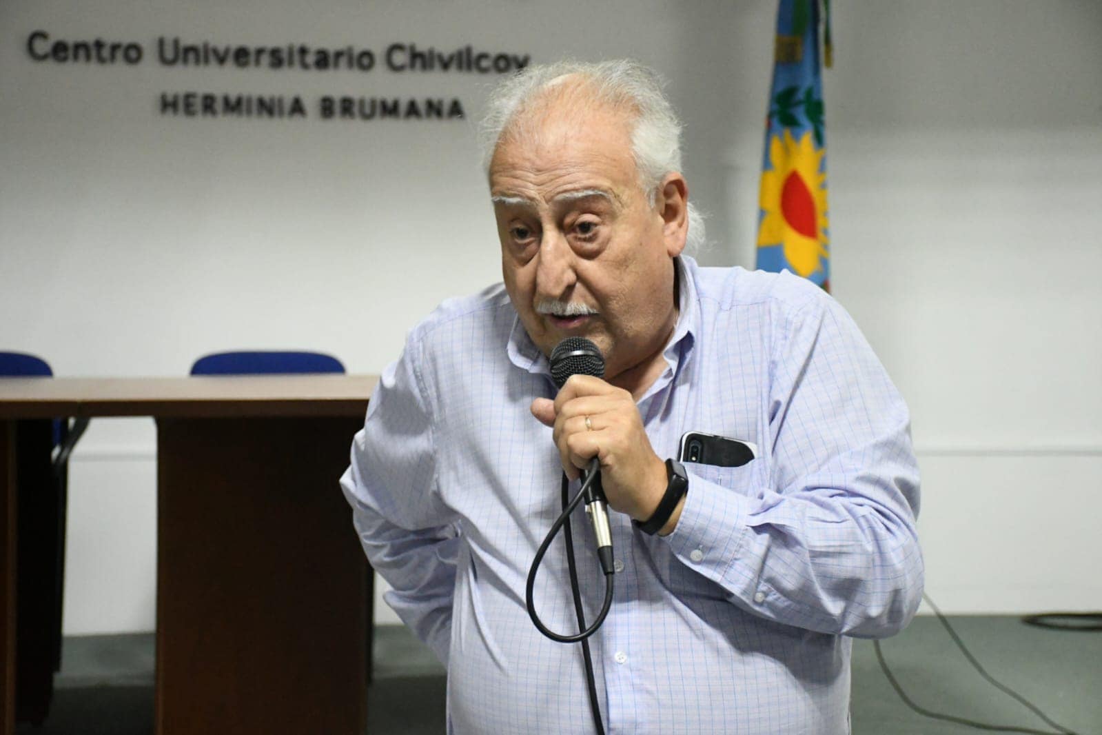 Más que motosierra hace falta bisturí con decisión y firmeza