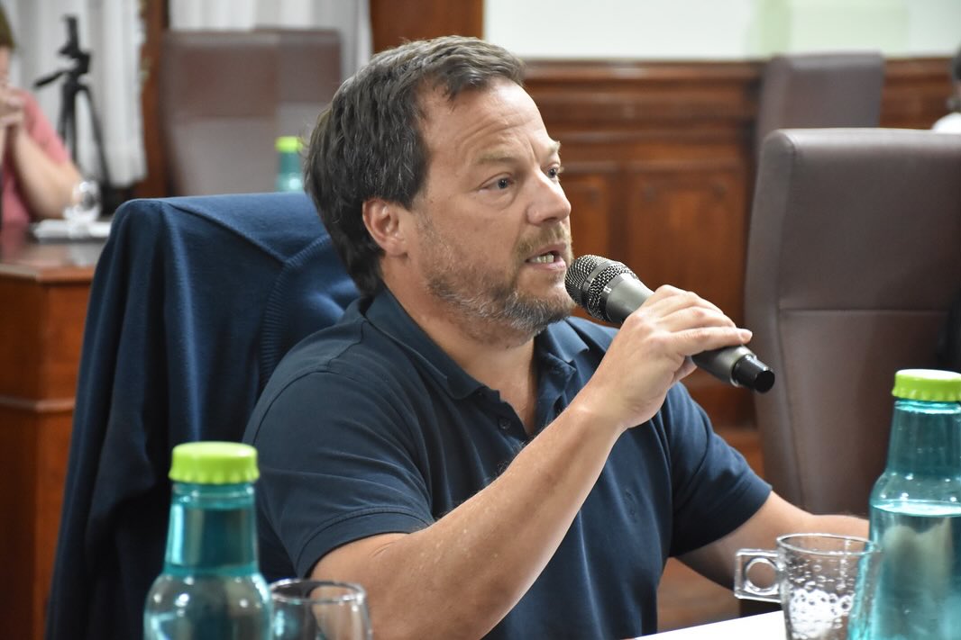 “No tengo duda alguna que la accidentología en la ciudad tiene una relación preponderante con la utilización de la telefonía móvil”