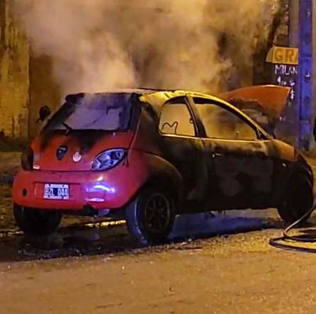 Tres salidas matutinas por incendio en una carpintería y dos vehiculares