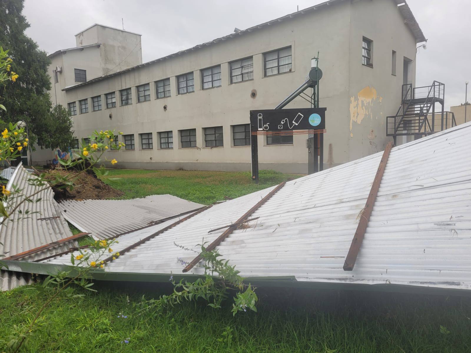 Consecuencias del temporal: Voladuras de techo en el CUCH, una vivienda y un silo