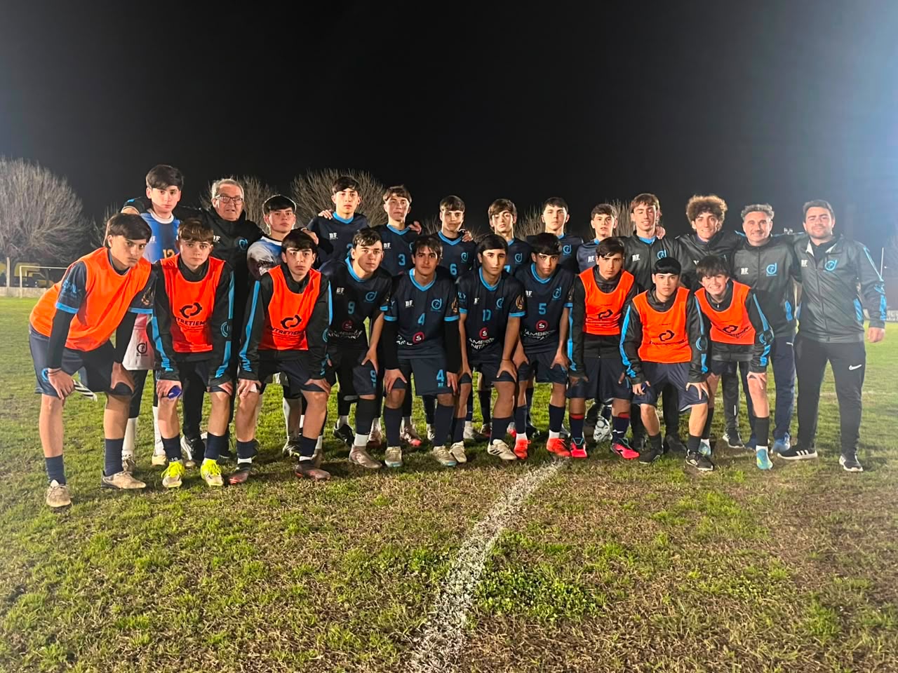Doble alegría para las selecciones de Chivilcoy: victorias 2-0 ante Chacabuco en Sub 13 y Sub 15