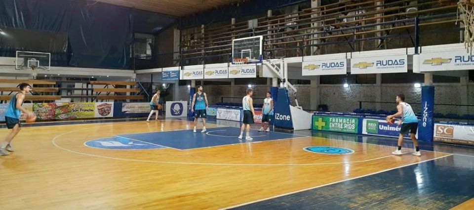 Central Entrerriano le hizo conocer a Racing por primera vez la derrota en la Sur, hoy buscará levan