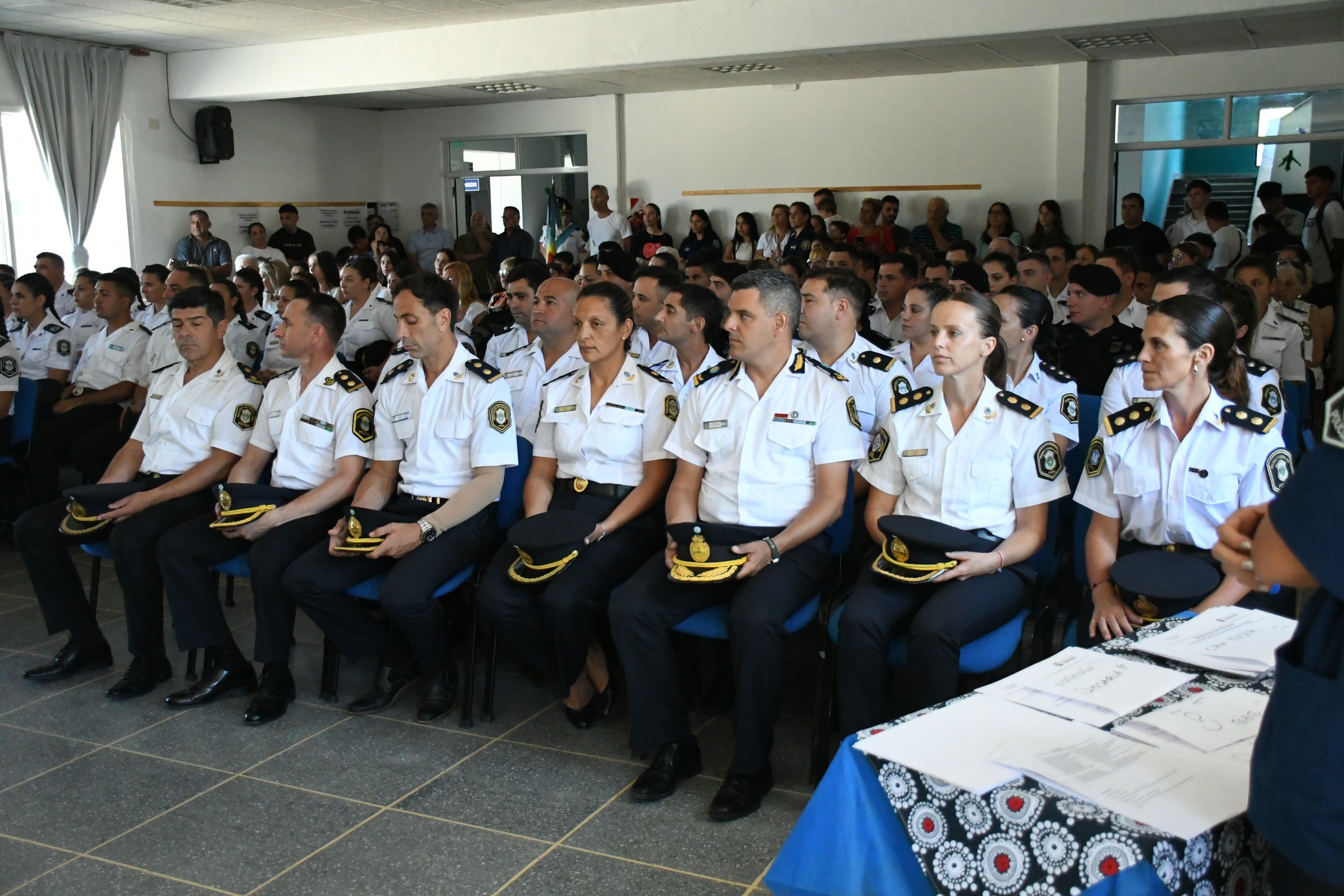 Distinguieron a varios policías que prestan servicios en diferentes dependencias.