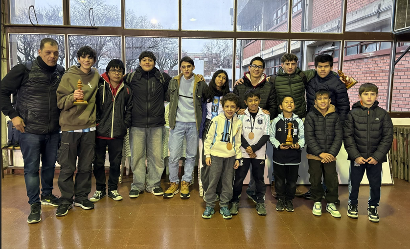 Juan Dallura en el tercer puesto de la categoría Libre y Camilo López Martínez en el segundo lugar de la Sub 8