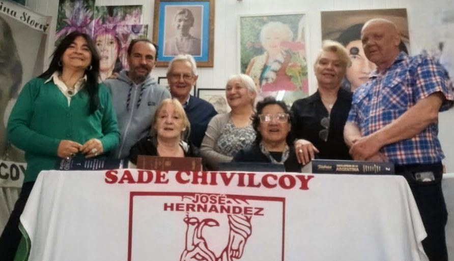 La SADE Chivilcoy renueva sus autoridades y celebra la llegada de la primavera con una gran muestra de arte