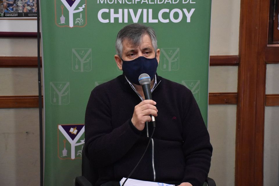 Intendente Britos
“Estamos diagramando un decreto con el fin de evitar tener que disminuir el horari