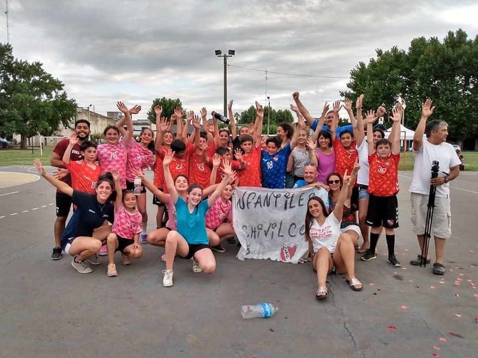 Handball

Independiente campeón en Infantiles varones y tercero en Infantiles mujeres