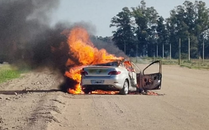 Incendios vehiculares: un fenómeno que se repite en Chivilcoy y en la zona.